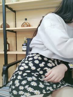 被出差地同屋NTR绝伦的上司整晚好几次高潮的巨乳女职员八蜜凛